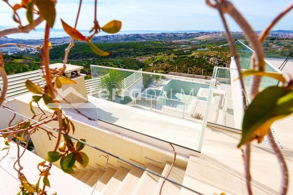 Luxusvilla in Split – mit Wellnessbereich und Panoramablick
