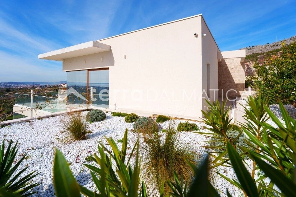Luxusvilla in Split – mit Wellnessbereich und Panoramablick