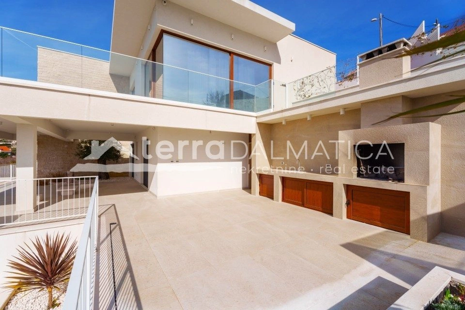 Luxusvilla in Split – mit Wellnessbereich und Panoramablick