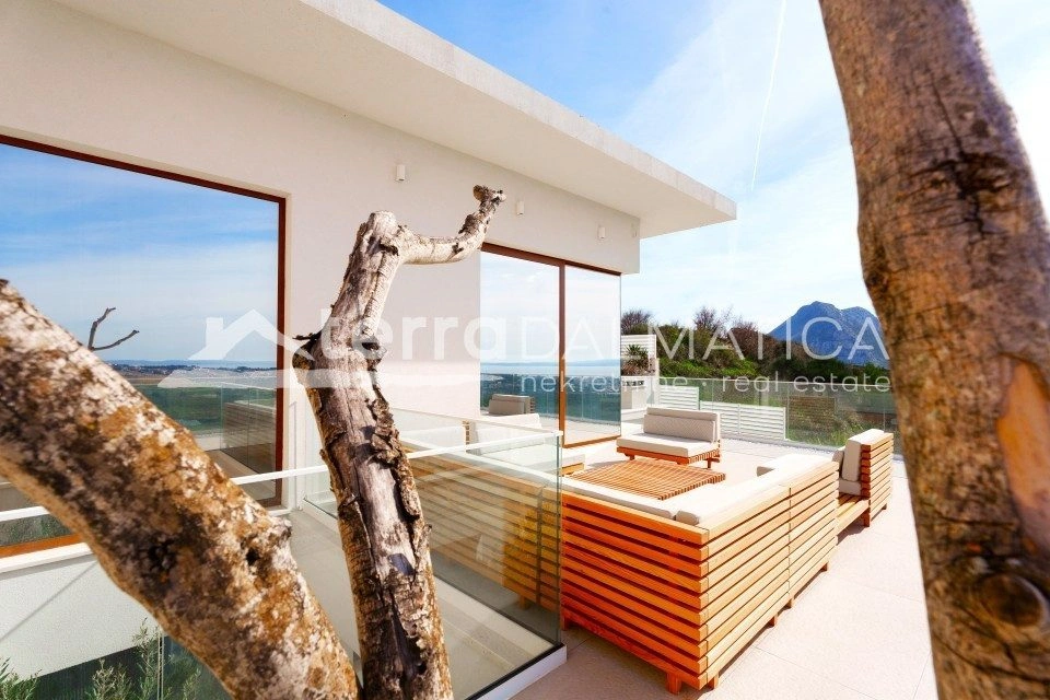 Luxusvilla in Split – mit Wellnessbereich und Panoramablick