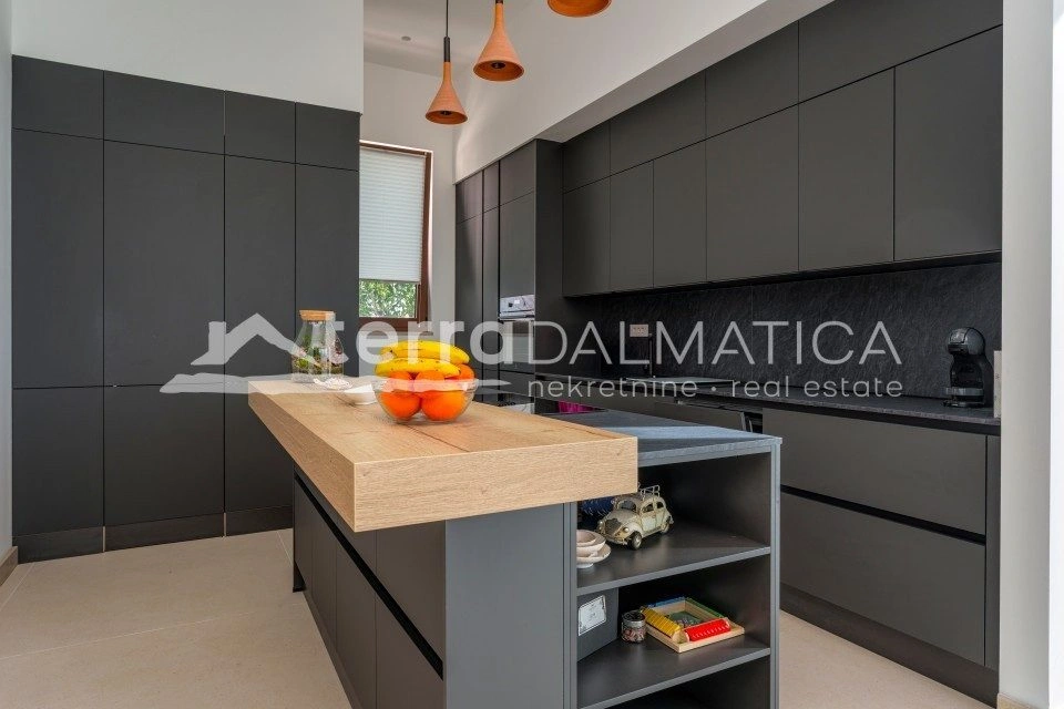 Luxusvilla in Split – mit Wellnessbereich und Panoramablick