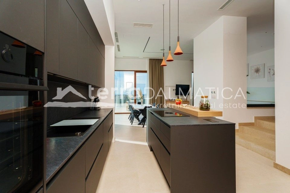 Luxusvilla in Split – mit Wellnessbereich und Panoramablick