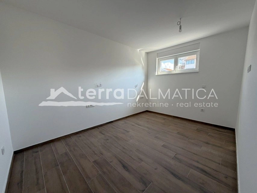 Apartment, Žaborić – Neubau mit Garten, in Meeresnähe