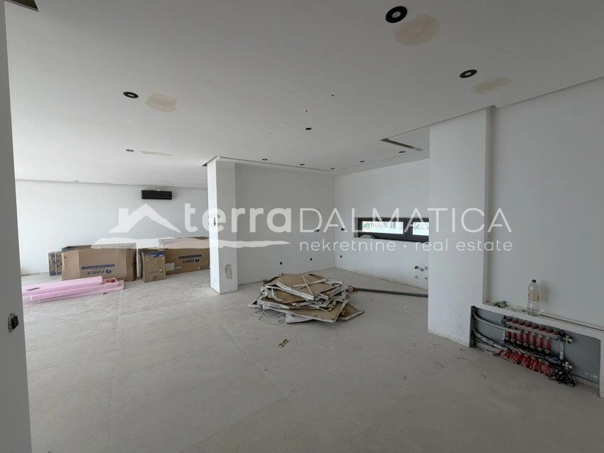 Penthouse, Primošten – Wellnessbereich und Panoramablick