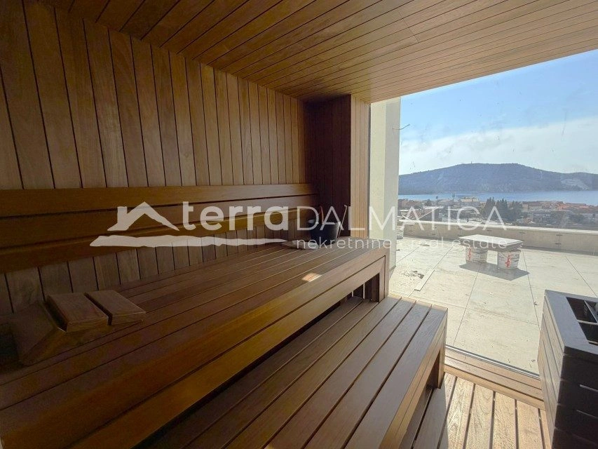 Penthouse, Primošten – Wellnessbereich und Panoramablick
