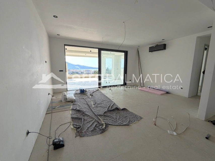 Apartment in Primošten – Neubau mit Meerblick