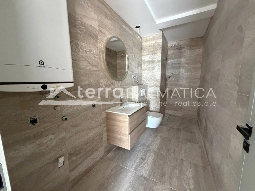 Apartment in Primošten – Neubau mit Meerblick