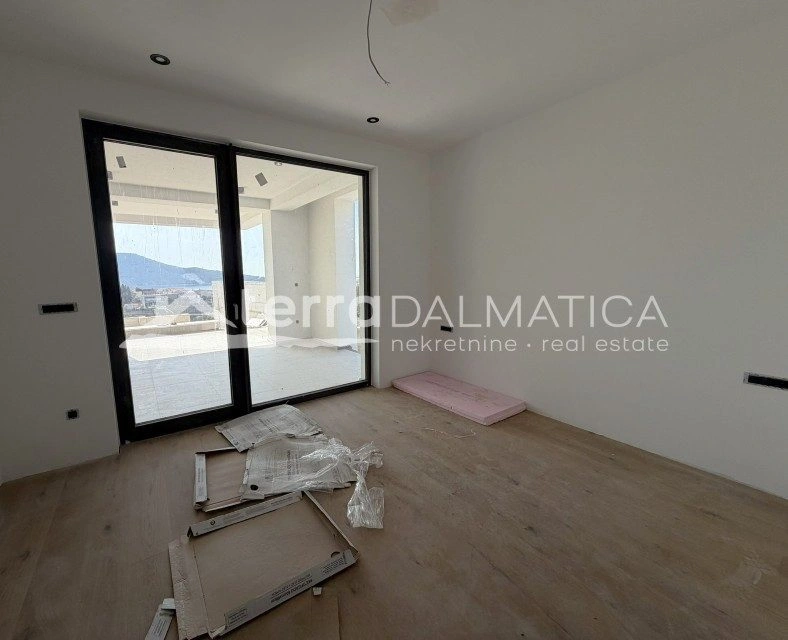 Apartment in Primošten – Neubau mit Meerblick