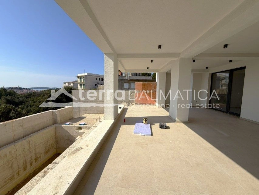 Apartment in Primošten – Neubau mit Meerblick