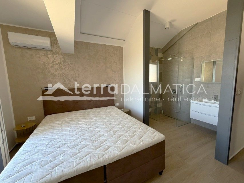 Moderní vila, Primošten – panoramatický výhled a bazén