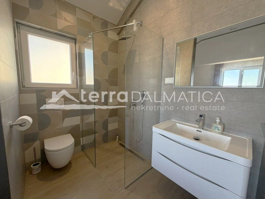 Moderní vila, Primošten – panoramatický výhled a bazén