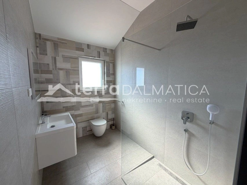 Moderní vila, Primošten – panoramatický výhled a bazén