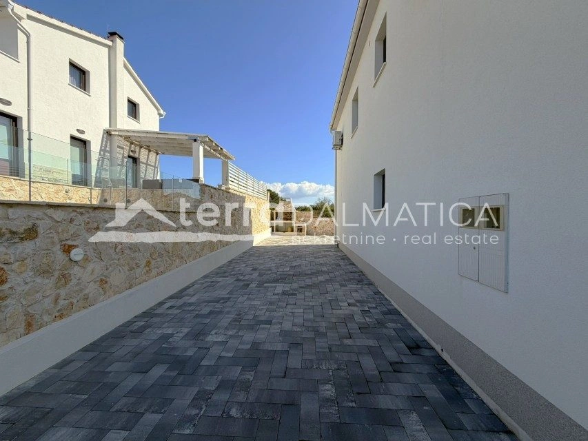 Moderní vila, Primošten – panoramatický výhled a bazén