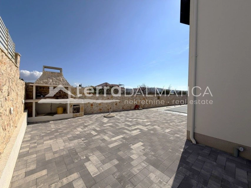 Moderní vila, Primošten – panoramatický výhled a bazén