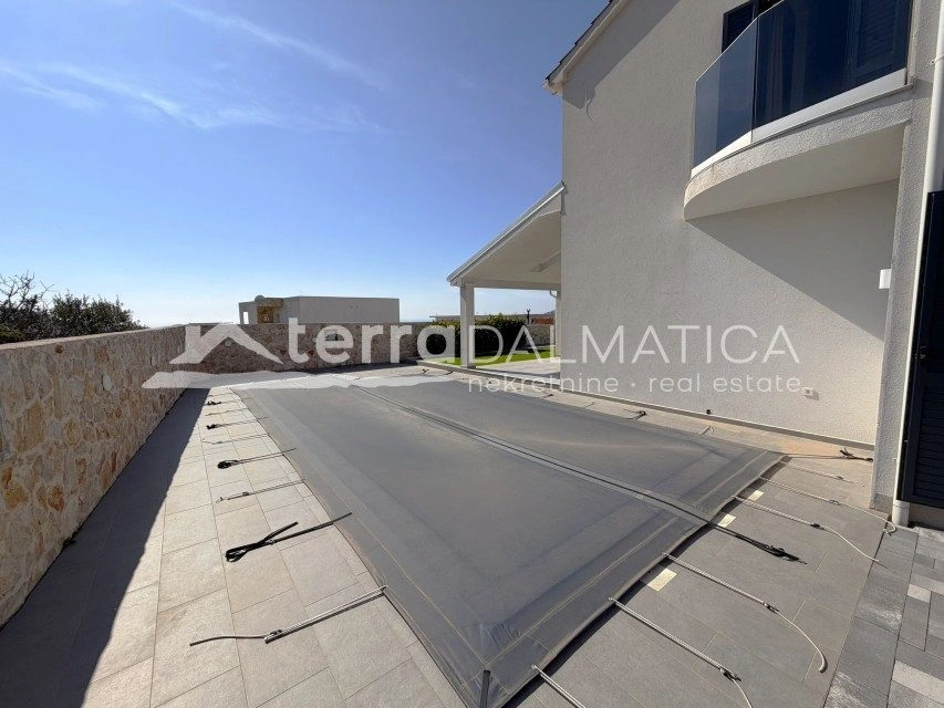 Moderní vila, Primošten – panoramatický výhled a bazén