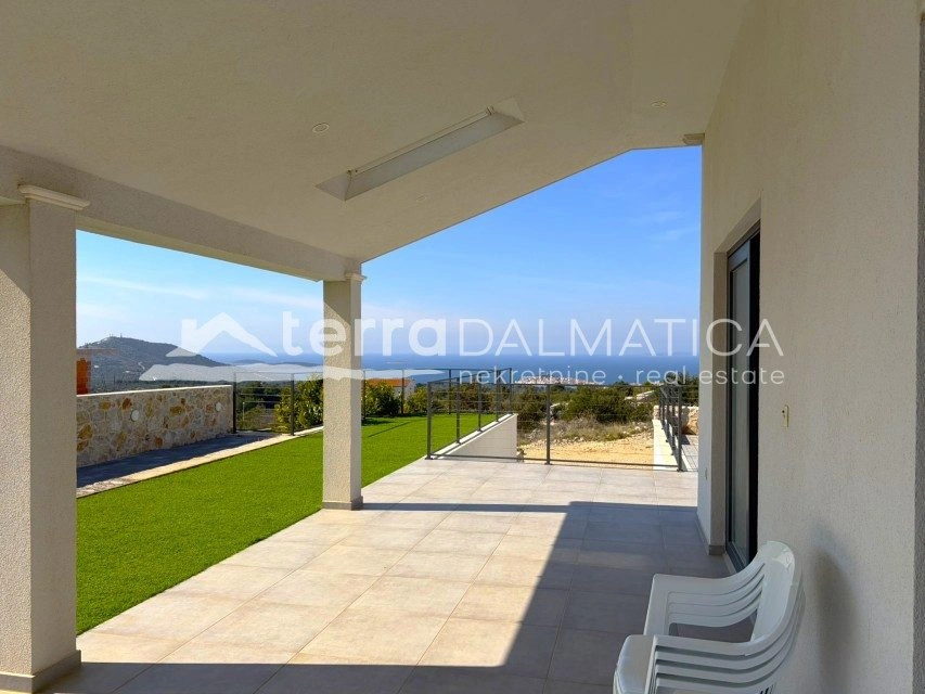 Moderní vila, Primošten – panoramatický výhled a bazén