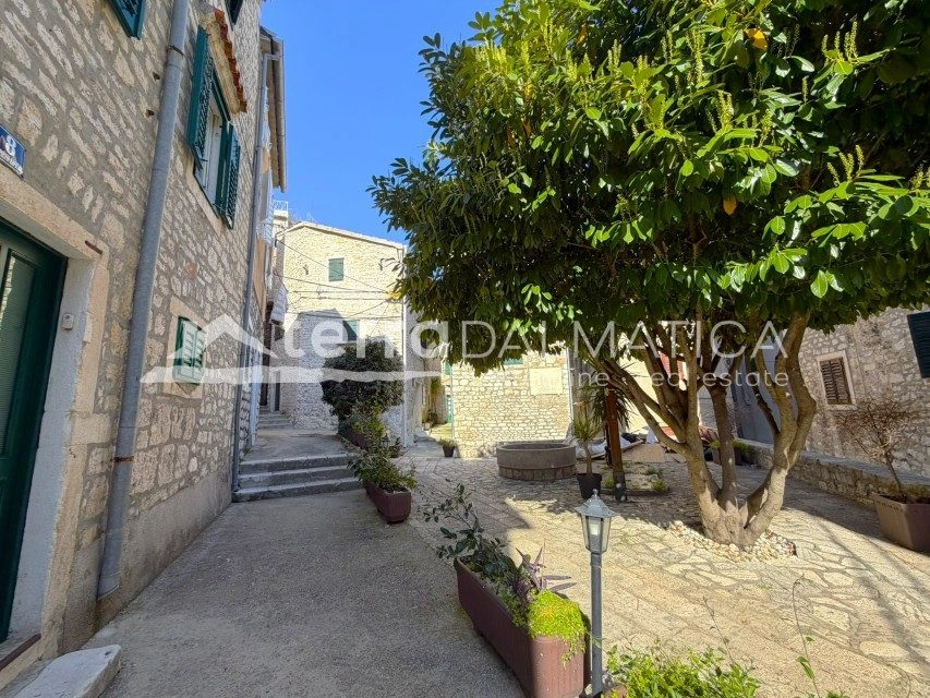 Authentisches dalmatinisches Haus, Šibenik – in Meeresnähe