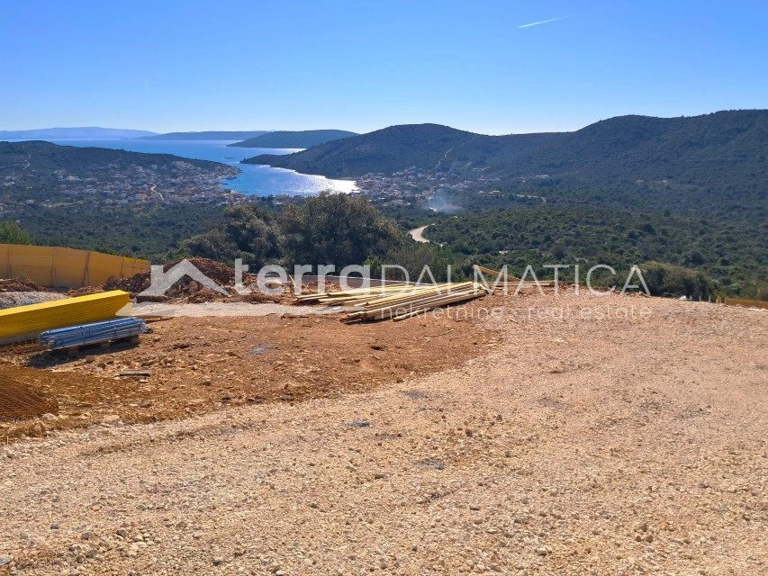 Działka budowlana z pozwoleniem na budowę willi, Vinišće – widok na morze