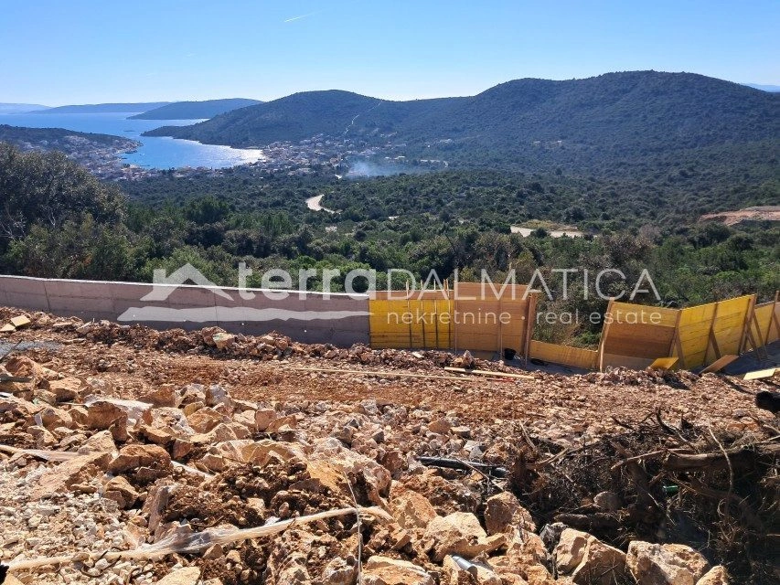 Działka budowlana z pozwoleniem na budowę willi, Vinišće – widok na morze