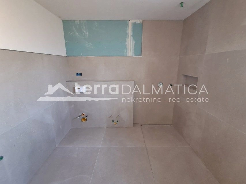 Haus in Vodice mit Swimmingpool – Neubau, 3 Schlafzimmer