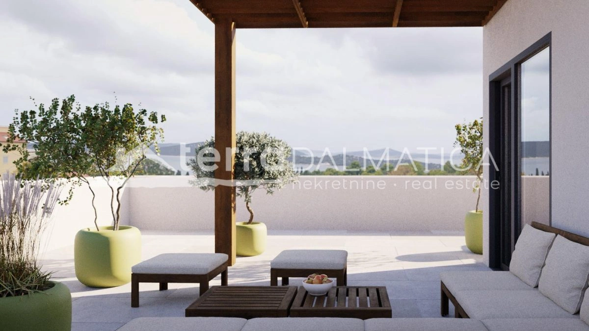 Doppelhaushälfte mit Pool in Vodice – Neubau, Meerblick