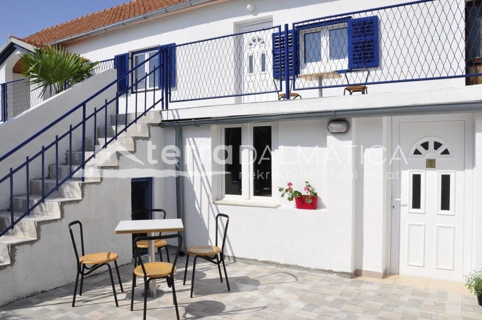 Kuća, okolica Skradina – 3 stana