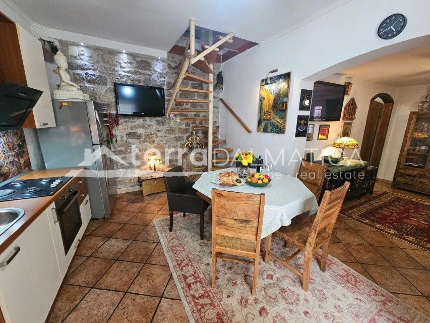 Authentisches dalmatinisches Steinhaus, Kaštel Lukšić