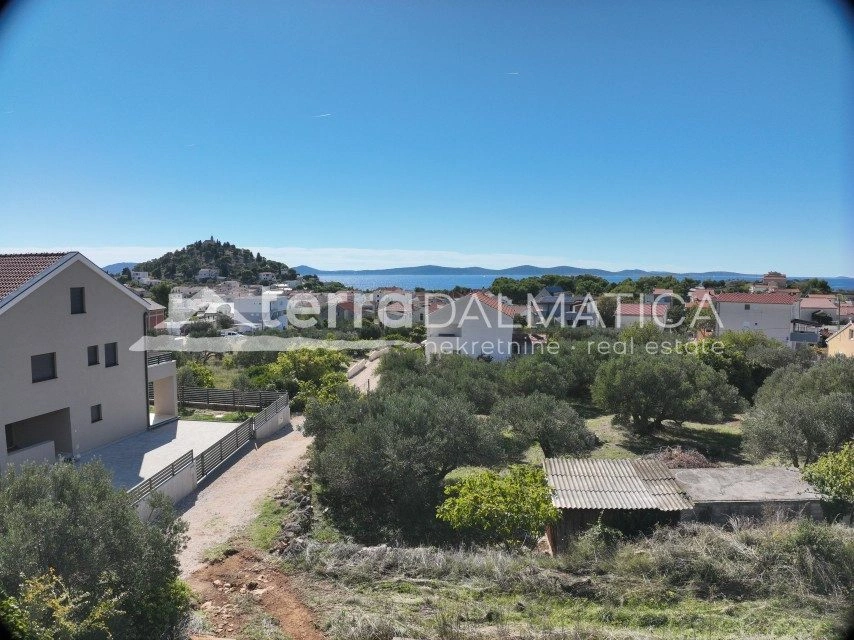 Apartment, Tribunj – Erdgeschoss mit Swimmingpool und großzügigen Terrassen