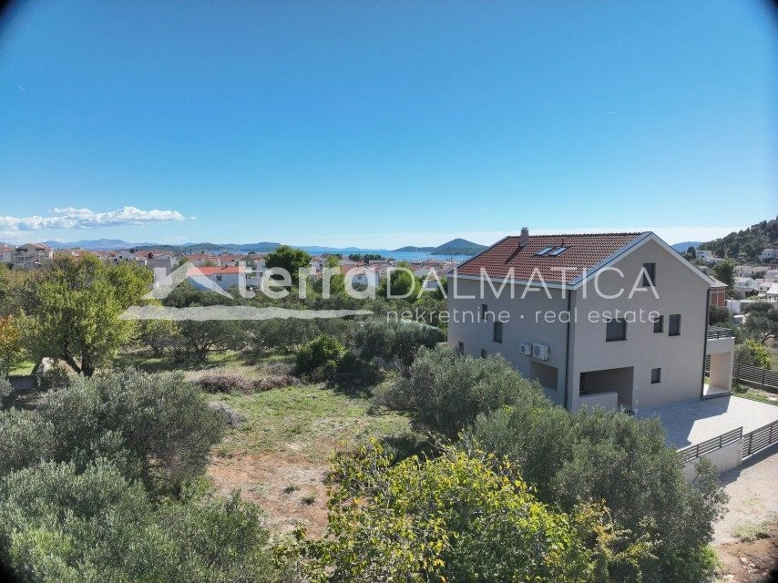 Apartment, Tribunj – Erdgeschoss mit Swimmingpool und großzügigen Terrassen