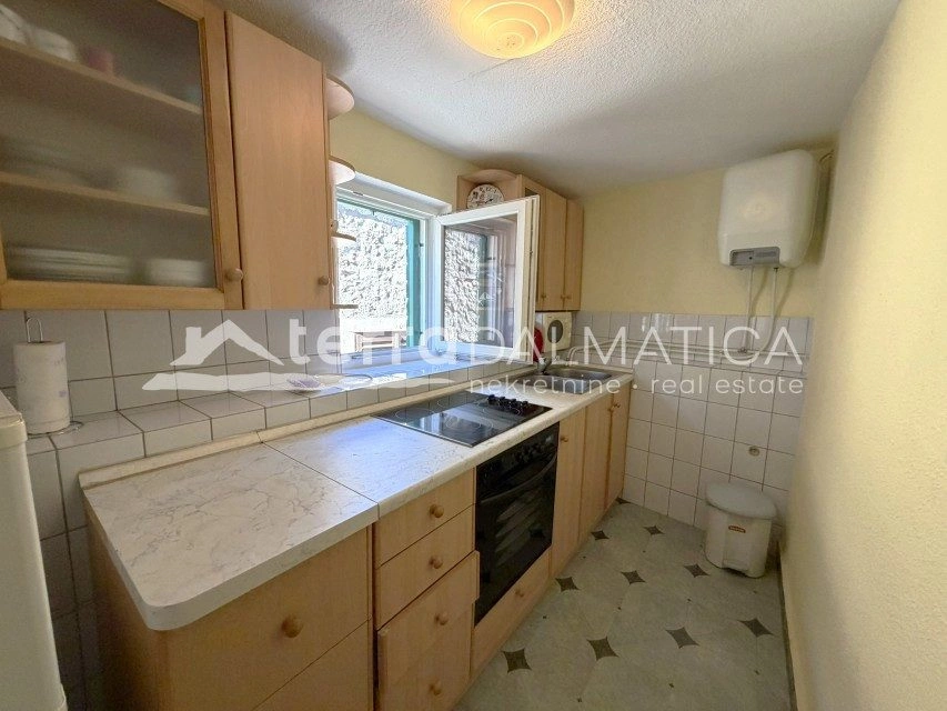 Authentisches dalmatinisches Steinhaus im Zentrum von Šibenik mit Terrasse