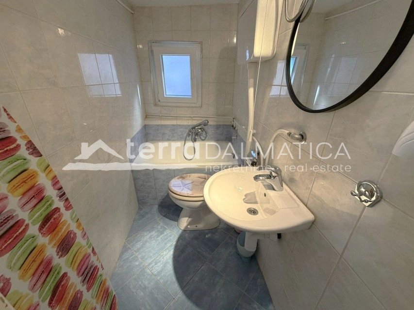 Authentisches dalmatinisches Steinhaus im Zentrum von Šibenik mit Terrasse