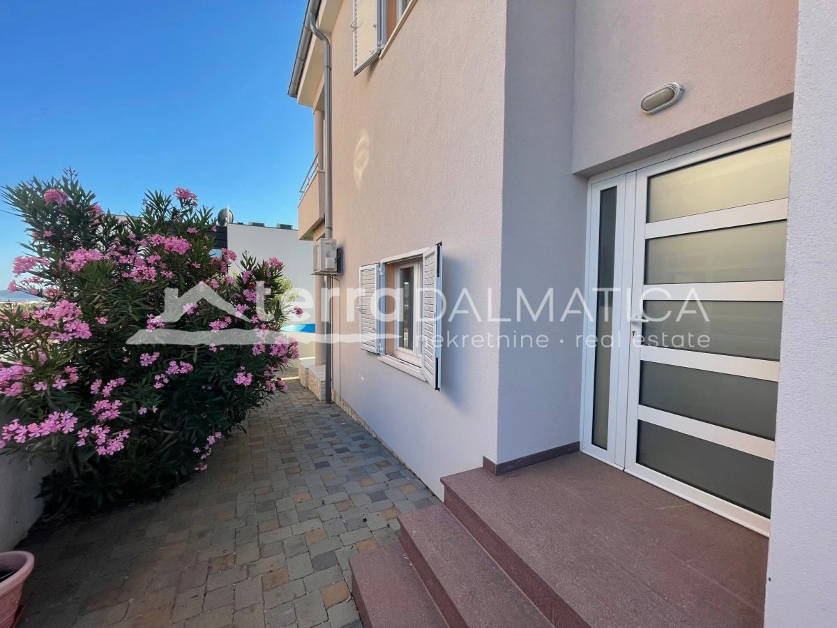 Modernes Haus, Vodice – Pool, Aussicht