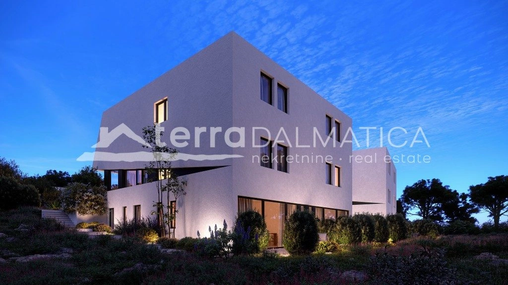 Moderne Wohnung in einem Neubau in Brodarica mit 58 m² Garten, 5 Minuten vom Strand entfernt