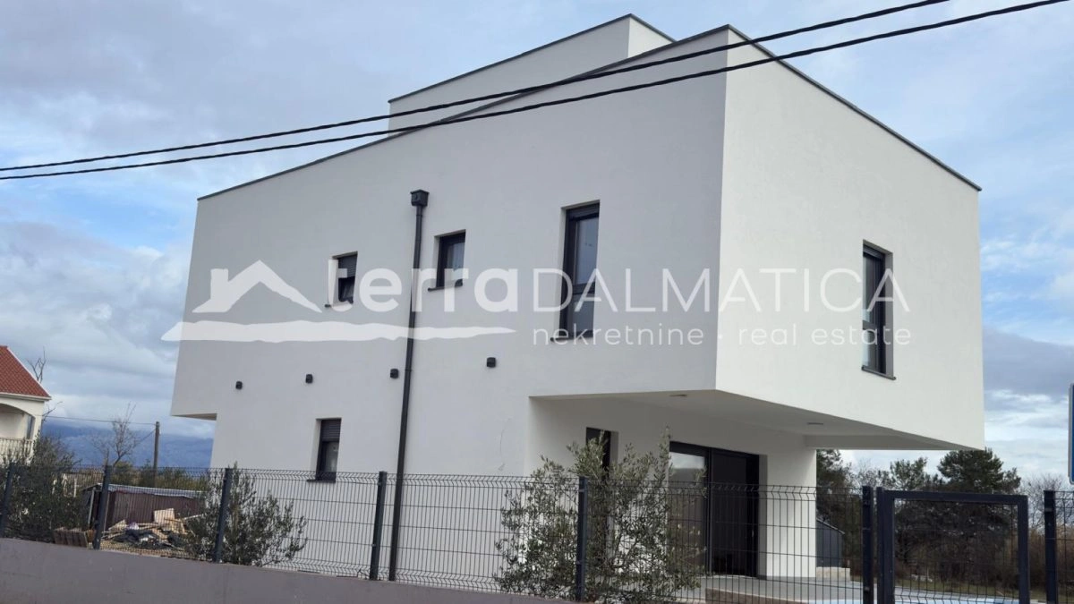 Nin – Neues Haus mit Pool und Meerblick