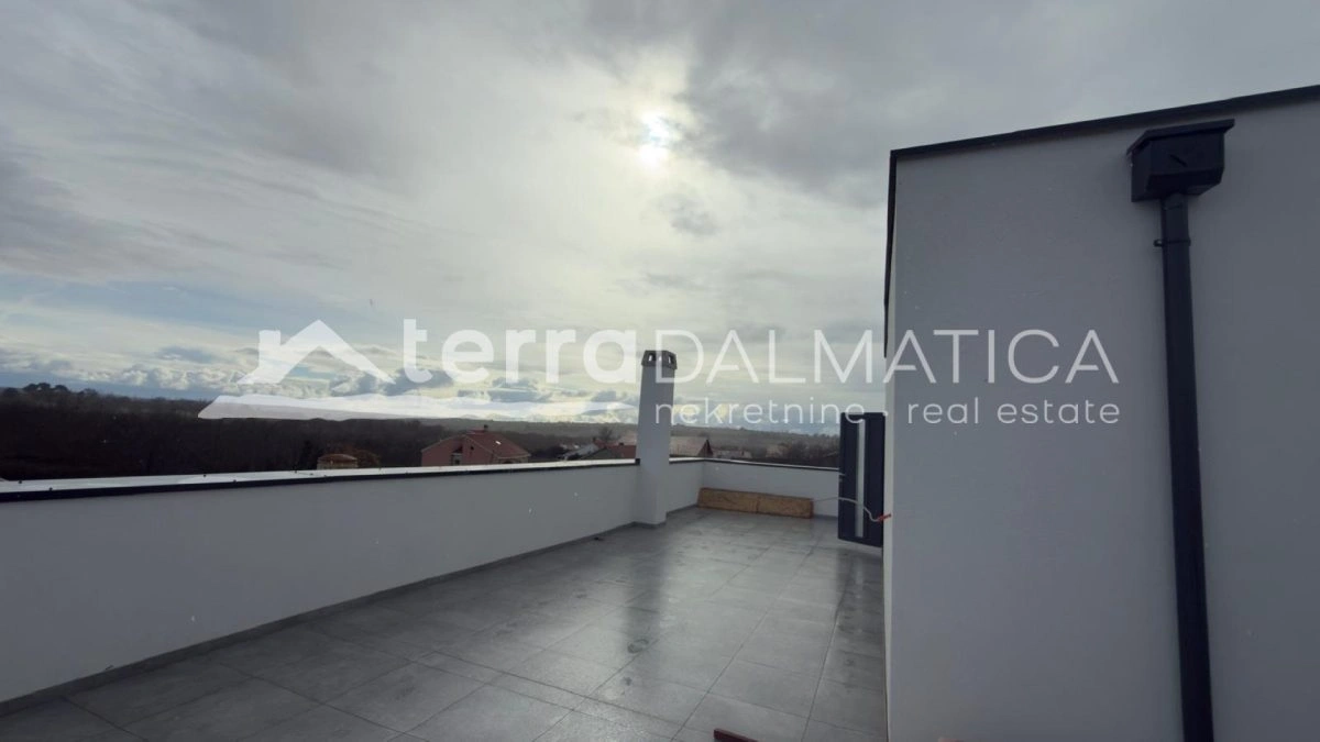 Nin – Neues Haus mit Pool und Meerblick