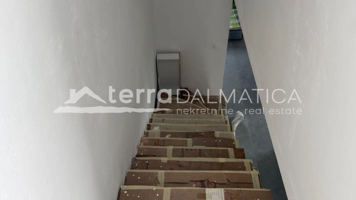 Nin – Neues Haus mit Pool und Meerblick