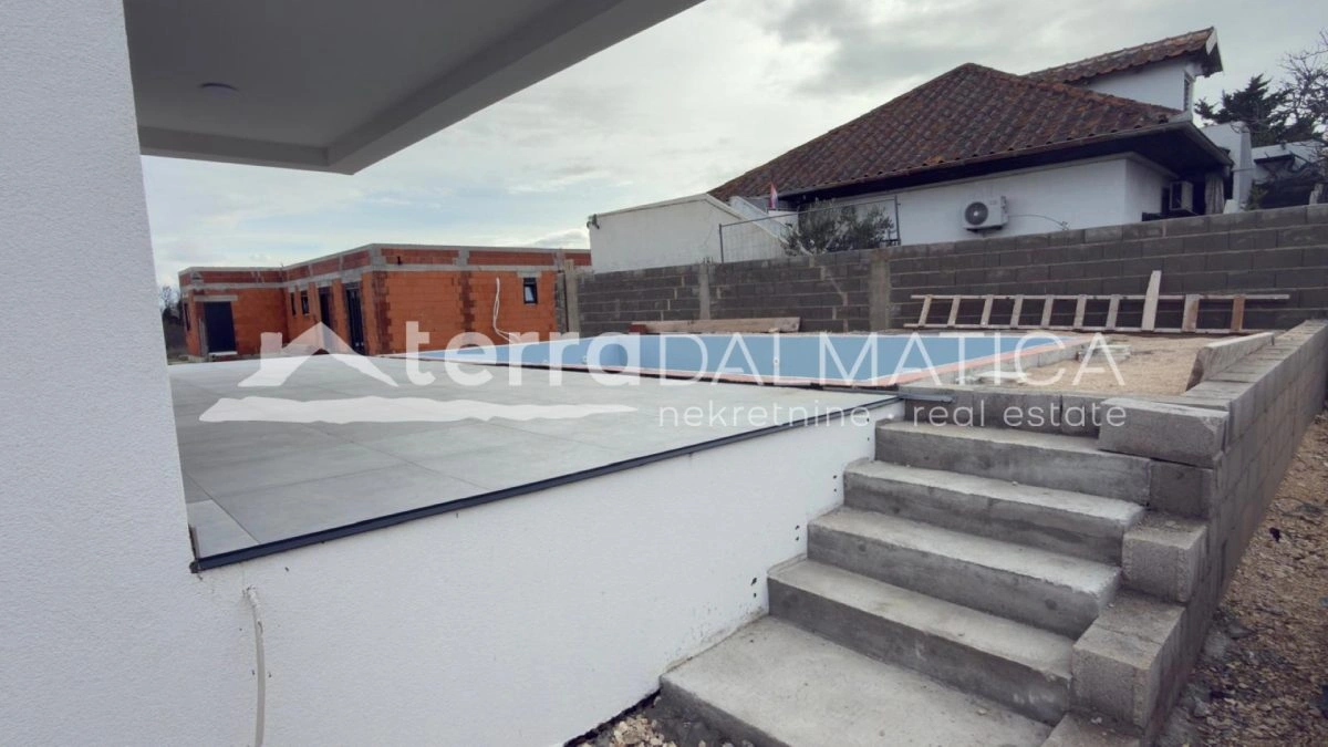 Nin – Neues Haus mit Pool und Meerblick