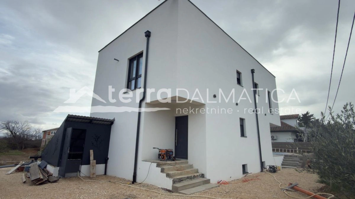 Nin – Neues Haus mit Pool und Meerblick