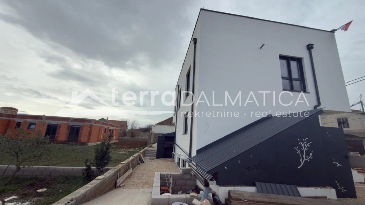 Nin – Neues Haus mit Pool und Meerblick