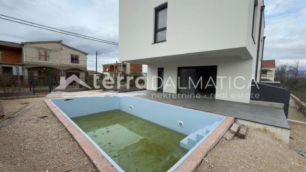 Nin – Neues Haus mit Pool und Meerblick