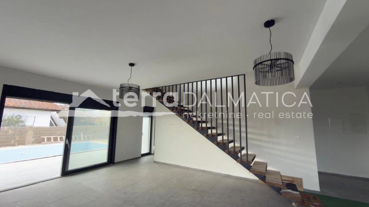 Nin – Neues Haus mit Pool und Meerblick