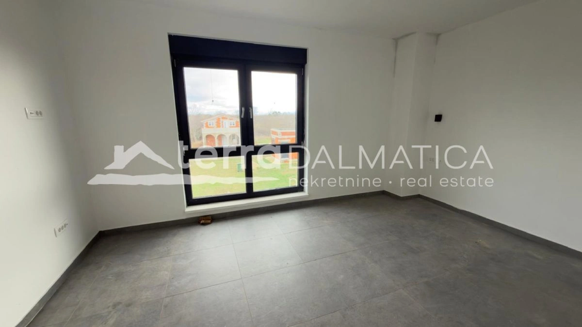 Nin – Neues Haus mit Pool und Meerblick