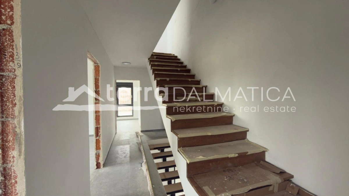 Nin – Neues Haus mit Pool und Meerblick