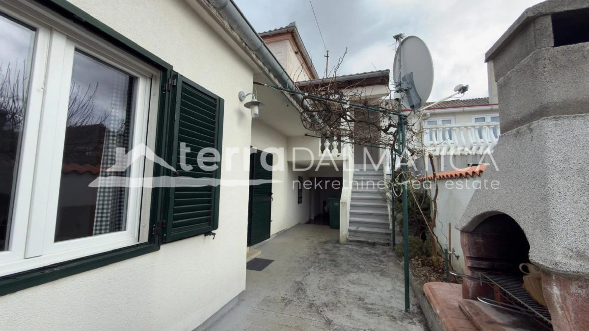 Haus Nr. 9 mit Garage und angelegtem Garten