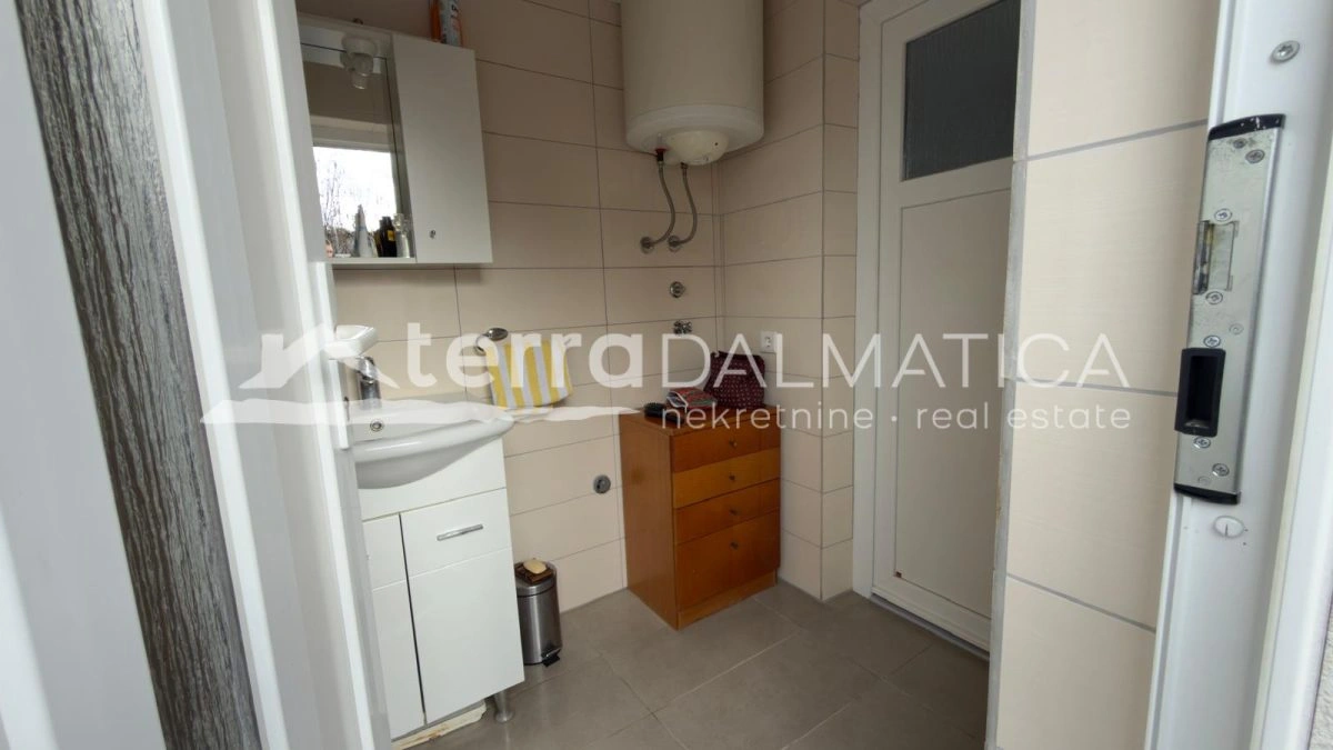 Haus Nr. 9 mit Garage und angelegtem Garten