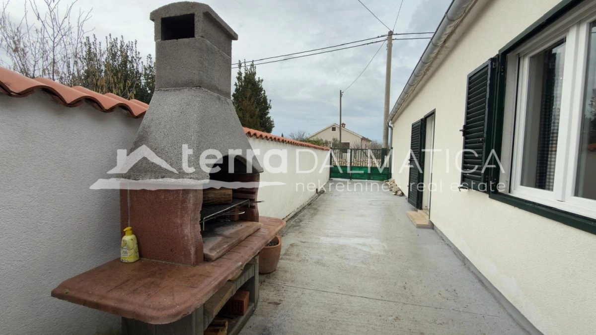 Haus Nr. 9 mit Garage und angelegtem Garten