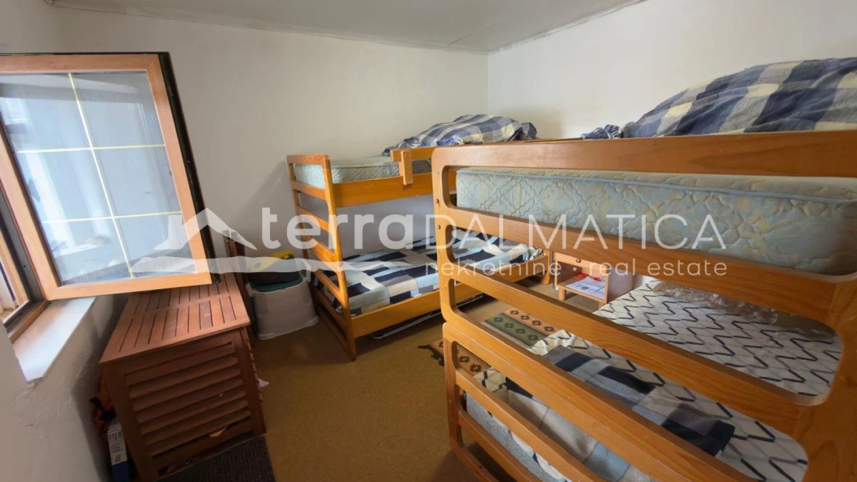 Haus Nr. 9 mit Garage und angelegtem Garten