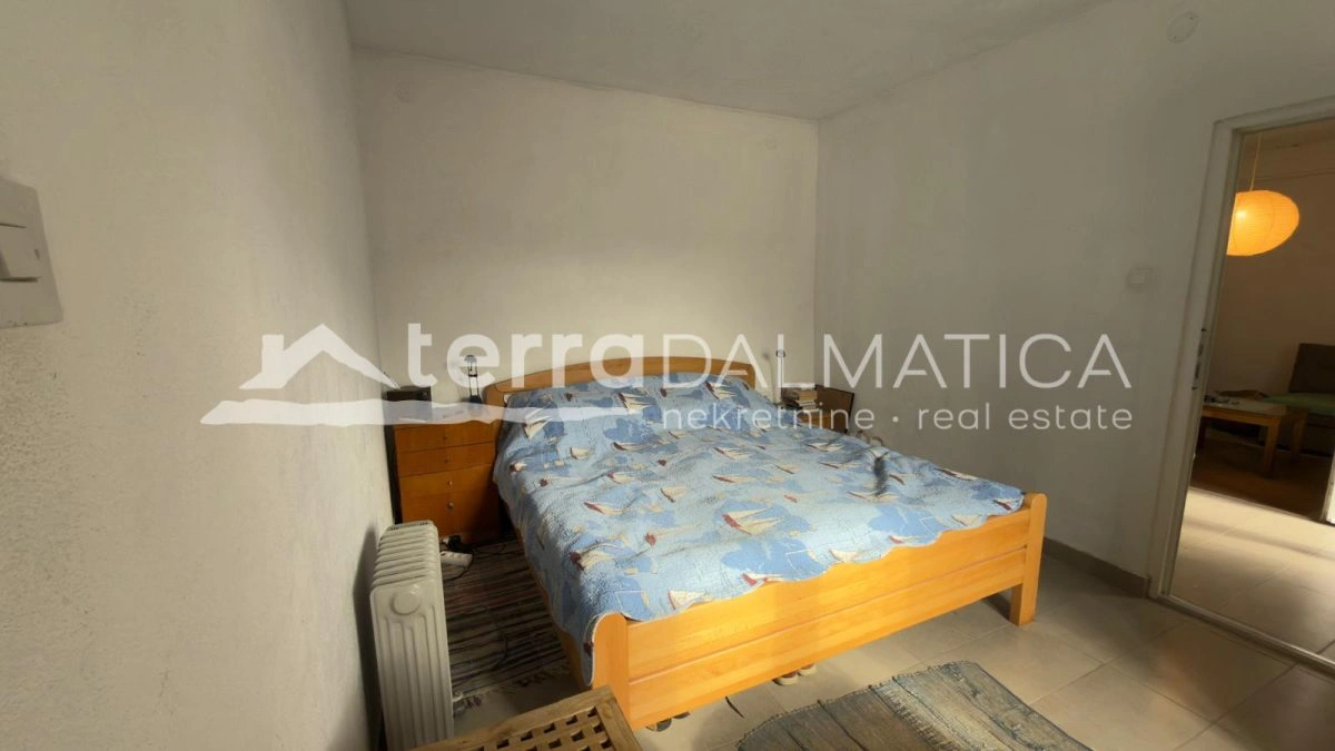 Haus Nr. 9 mit Garage und angelegtem Garten