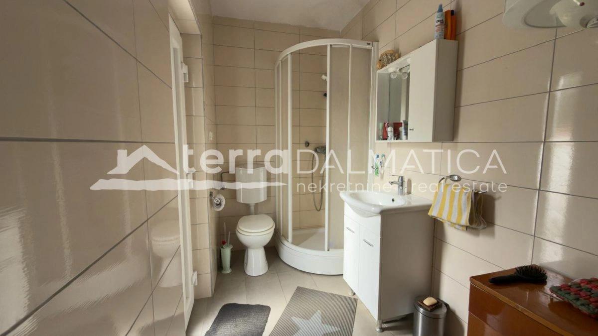 Haus Nr. 9 mit Garage und angelegtem Garten