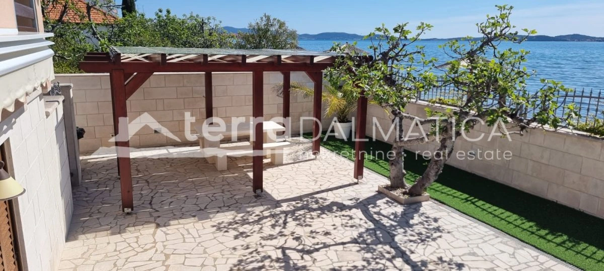 Haus Bibinje, erste Reihe zum Meer mit Meerblick